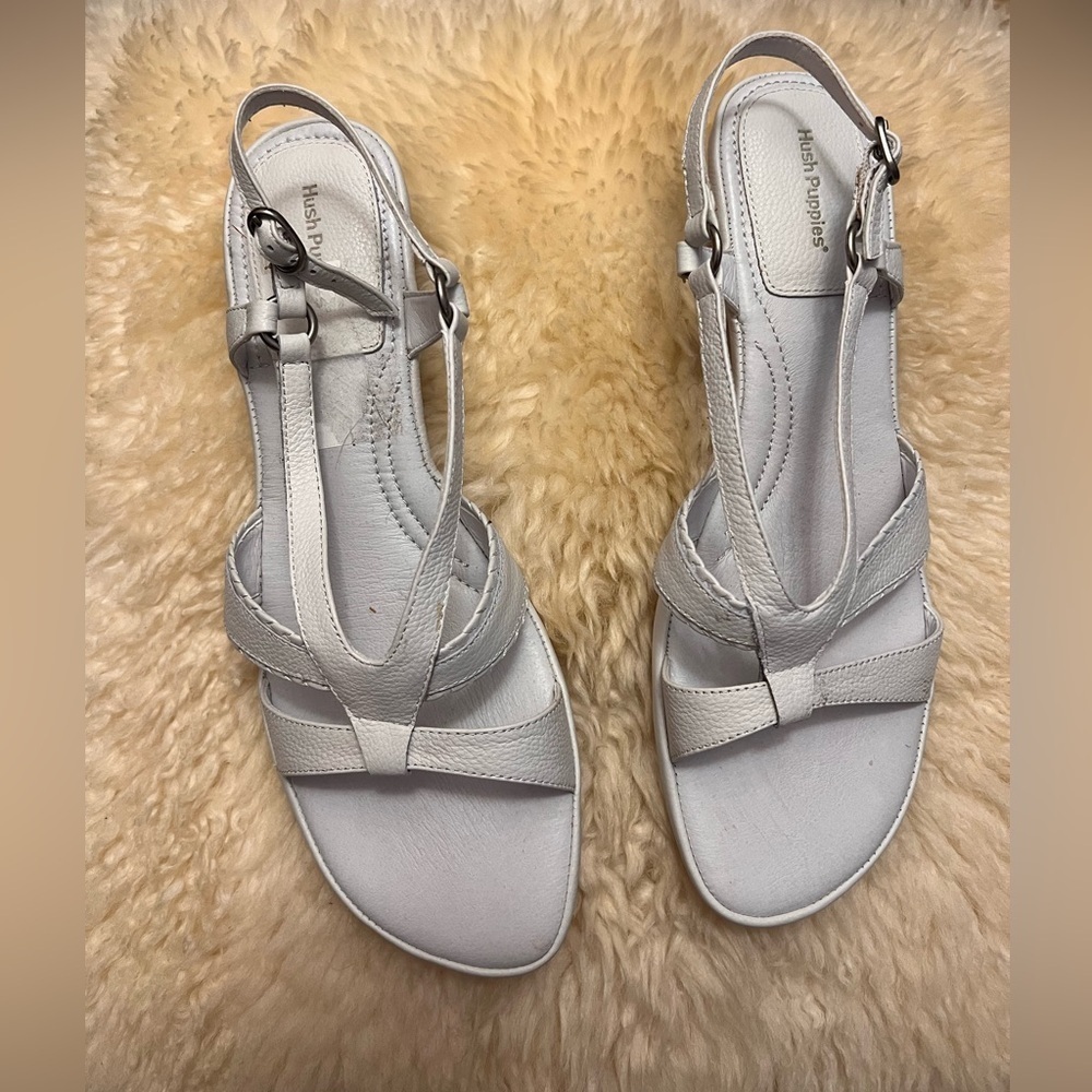 Hush Puppies Womens 9M White Slip-On Ankle Strap Open Toe Sandals